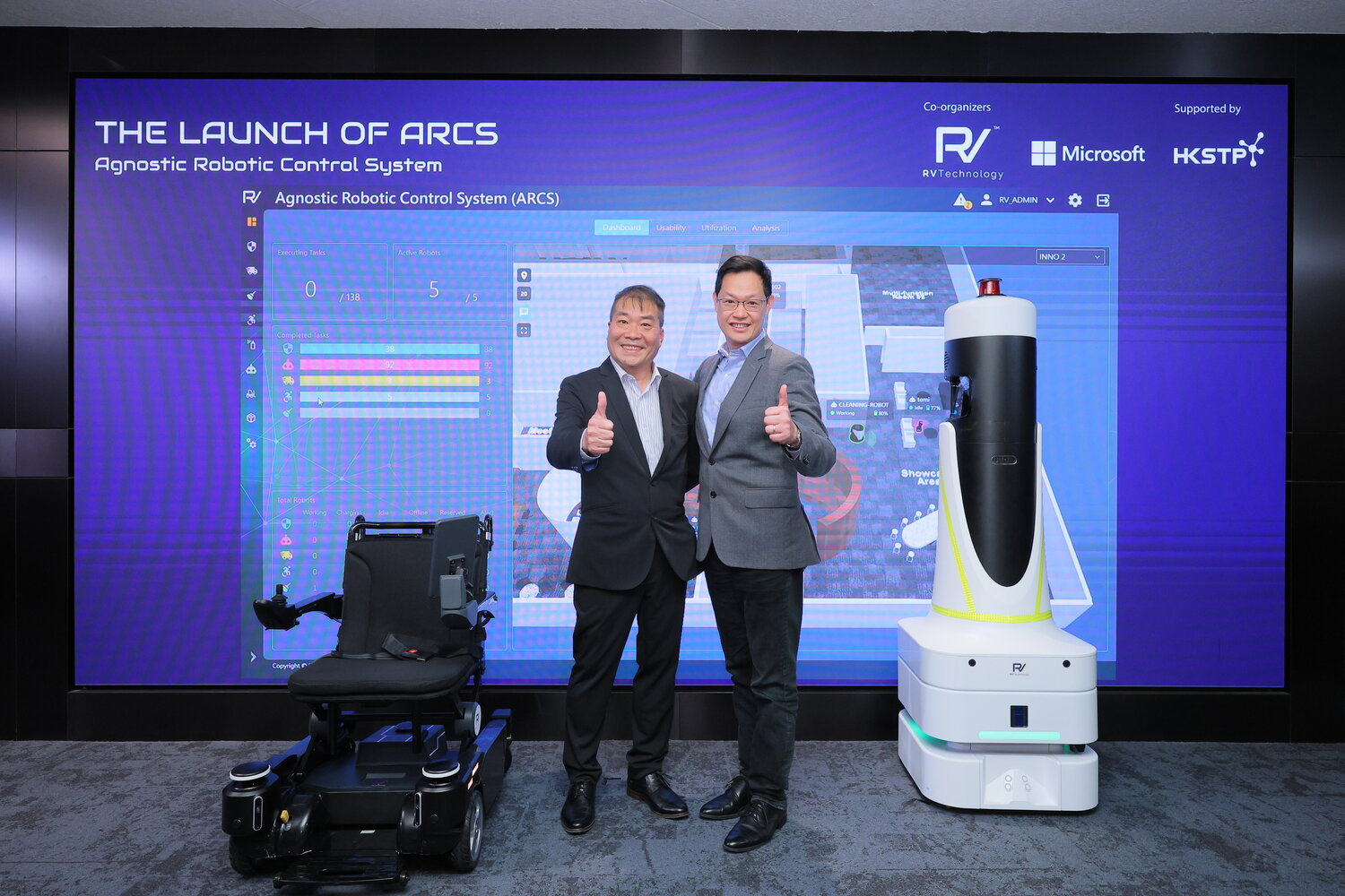 rsz_rio_chau_ceo_of_rv_technology_left_together_with_kelvin_tse_director_for_global_partner_solution_at_microsoft_hong_kong_right_introduced_the_function_and_application_of_arcs