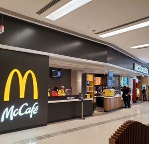 mcdonalds-mccafe-_shopfront_300x289